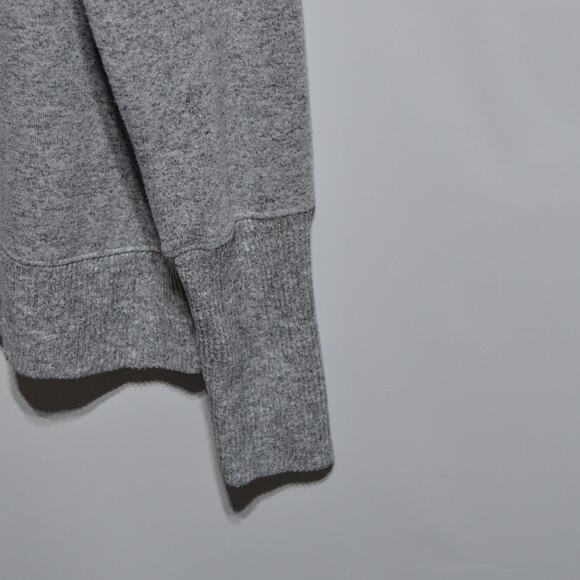 Evereve Gray Maci V Neck Sweater Size Large - Picture 3 of 9